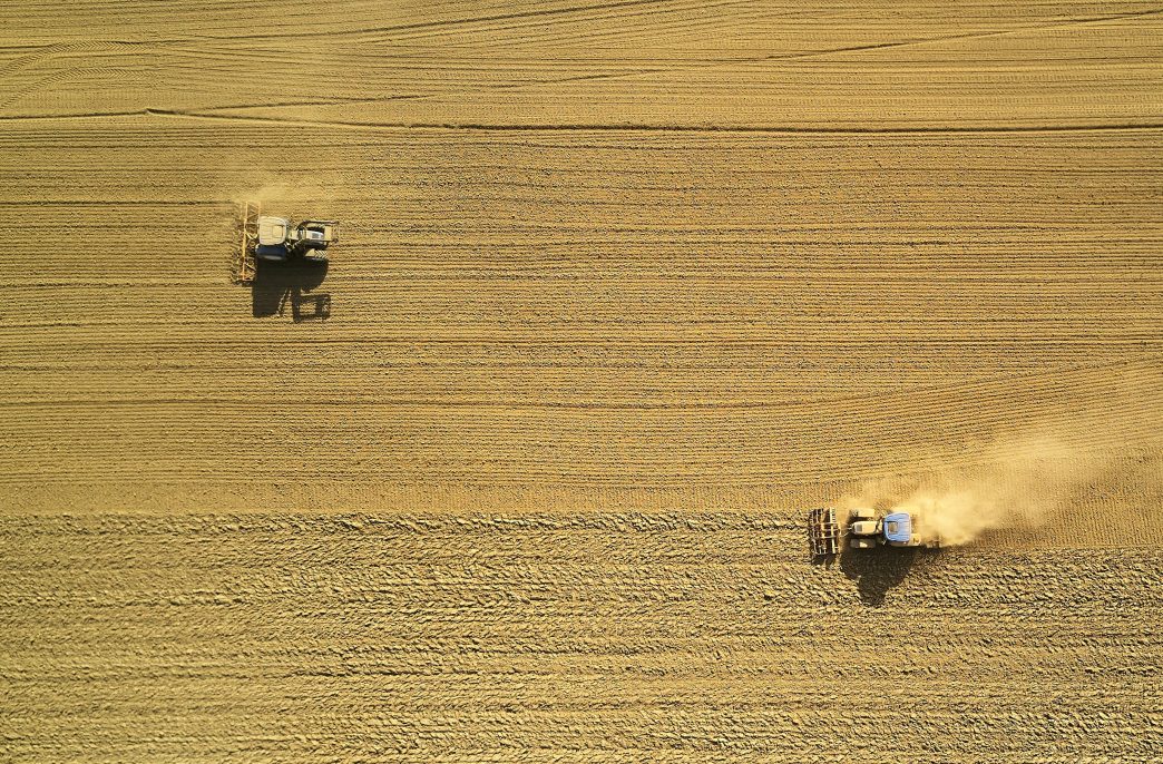 I had this shot in mind already long before I took it. And as it often happens, I wasn’t planning on being able to take it on that day, but then I saw both tractors on their field from 1km away, and so I started up the drone. Although I had to work against strong winds, I was able to capture what I had imagined before.

Buy awesome, limited edtition, photo prints: handpictphoto.com